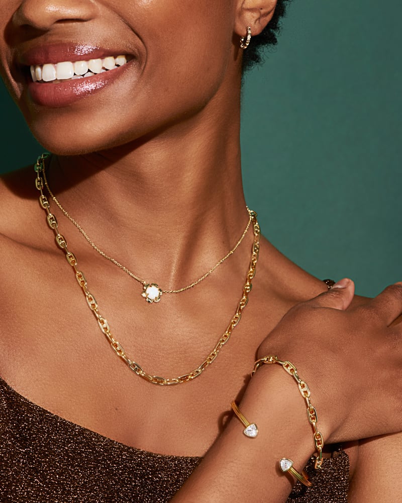 Kendra Scott Grayson Sunburst Frame Short Pendant Necklace Gold Green – The  Twisted Chandelier