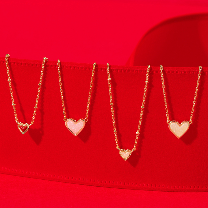 Kendra Scott | Mini Ari Heart Gold Short Pendant Satellite Necklace in Red Kyocera Opal