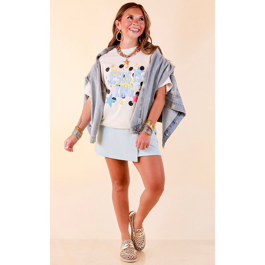 King of My Heart "Jesus is King" Polka Dot and Star Print Short Sleeve Graphic Tee in Natural