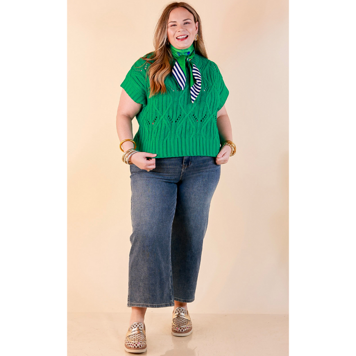 Knit to Last Cable Knit Short Sleeve Sweater Top in Kelly Green