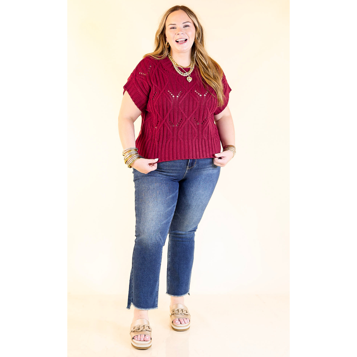 Knit to Last Cable Knit Short Sleeve Sweater Top in Maroon