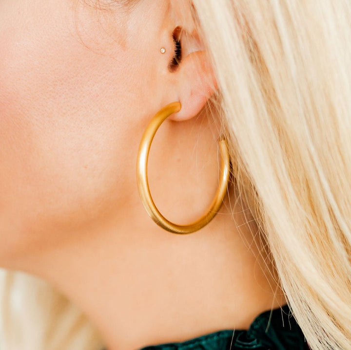 Linny Co | Stacy Matte Gold Tone Hoop Earrings