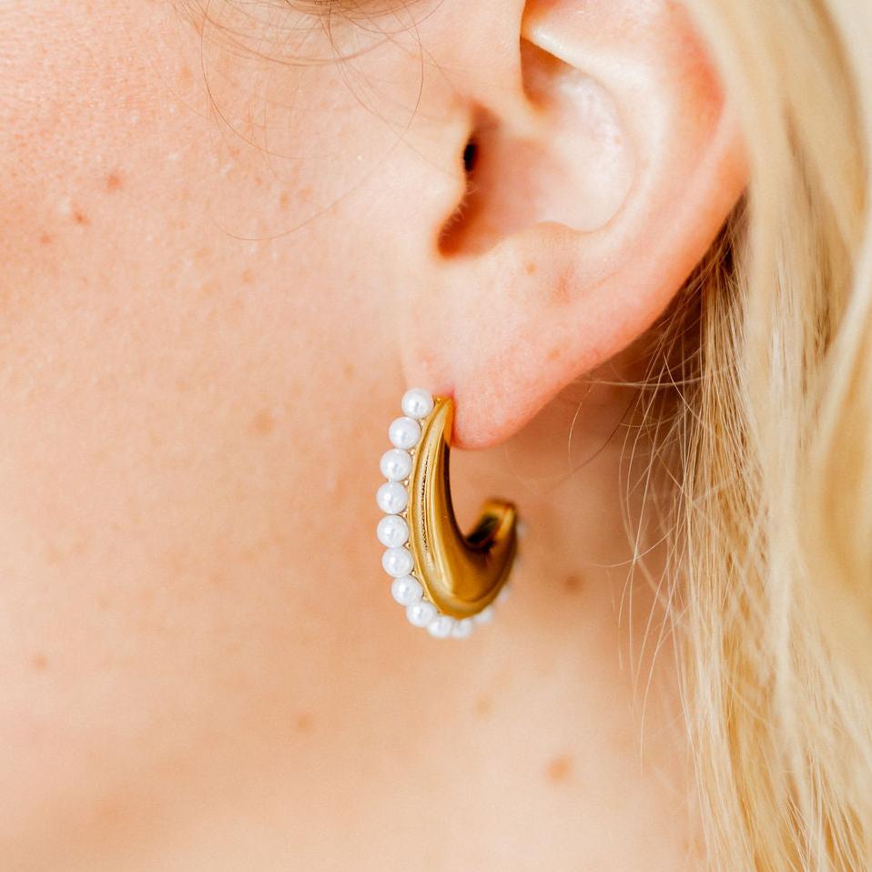 Linny Co | Wren Hoop Earrings with Pearl Outline