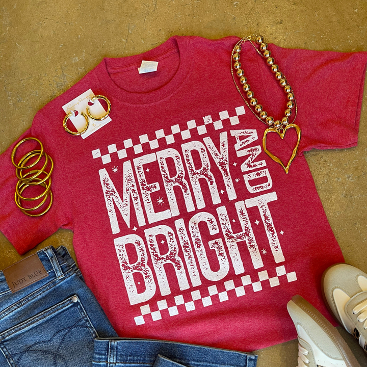 Merry and Bright Short Sleeve Graphic Tee in Heather Red