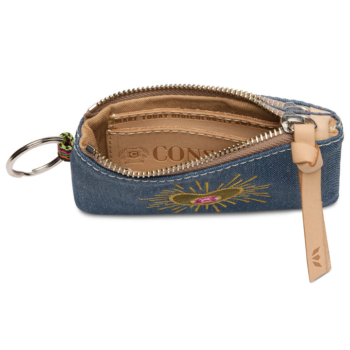 Consuela | Arlo Pouch