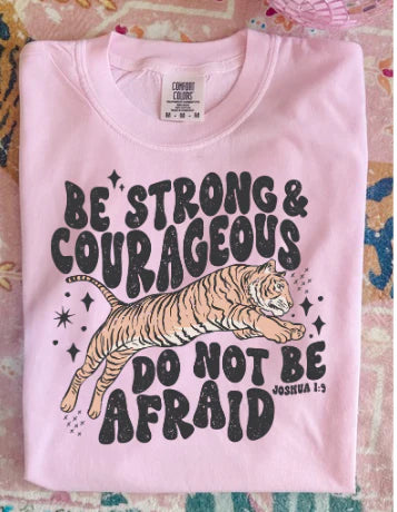 Online Exclusive | Be Strong Comfort Color Graphic Tee in Blossom Pink