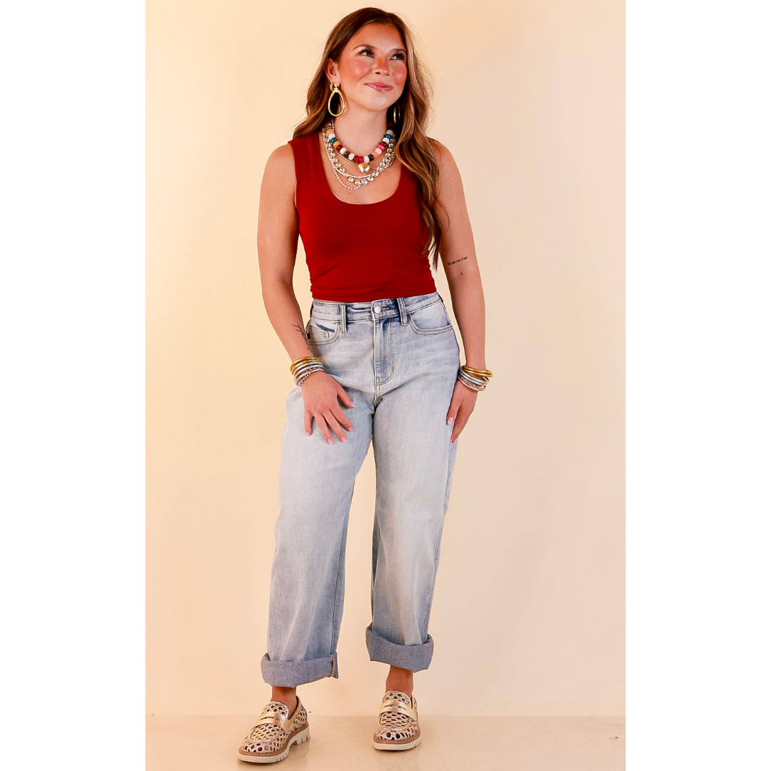 The Everyday Tank Scoop Neck Sleeveless Seamless Crop Tank Top with Built in Bra in Maroon