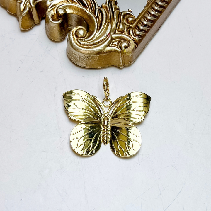 Treasure Jewels | Wings of Grace Charm in Gold