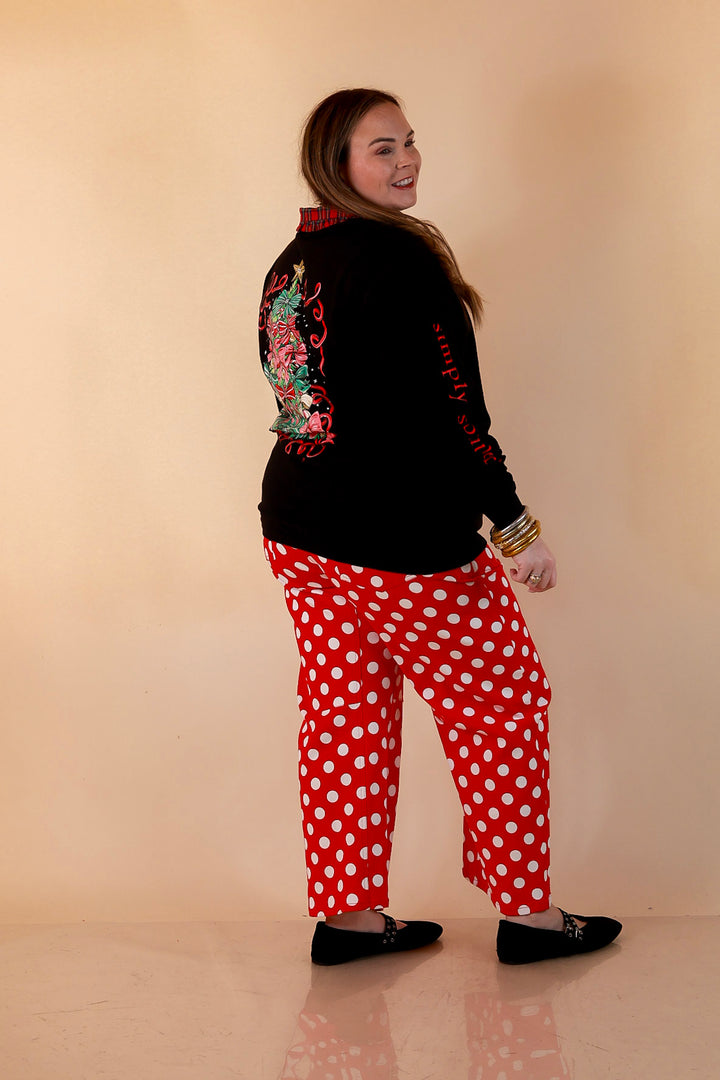 Trimmed to Perfection Bow Christmas Tree Tee in Black