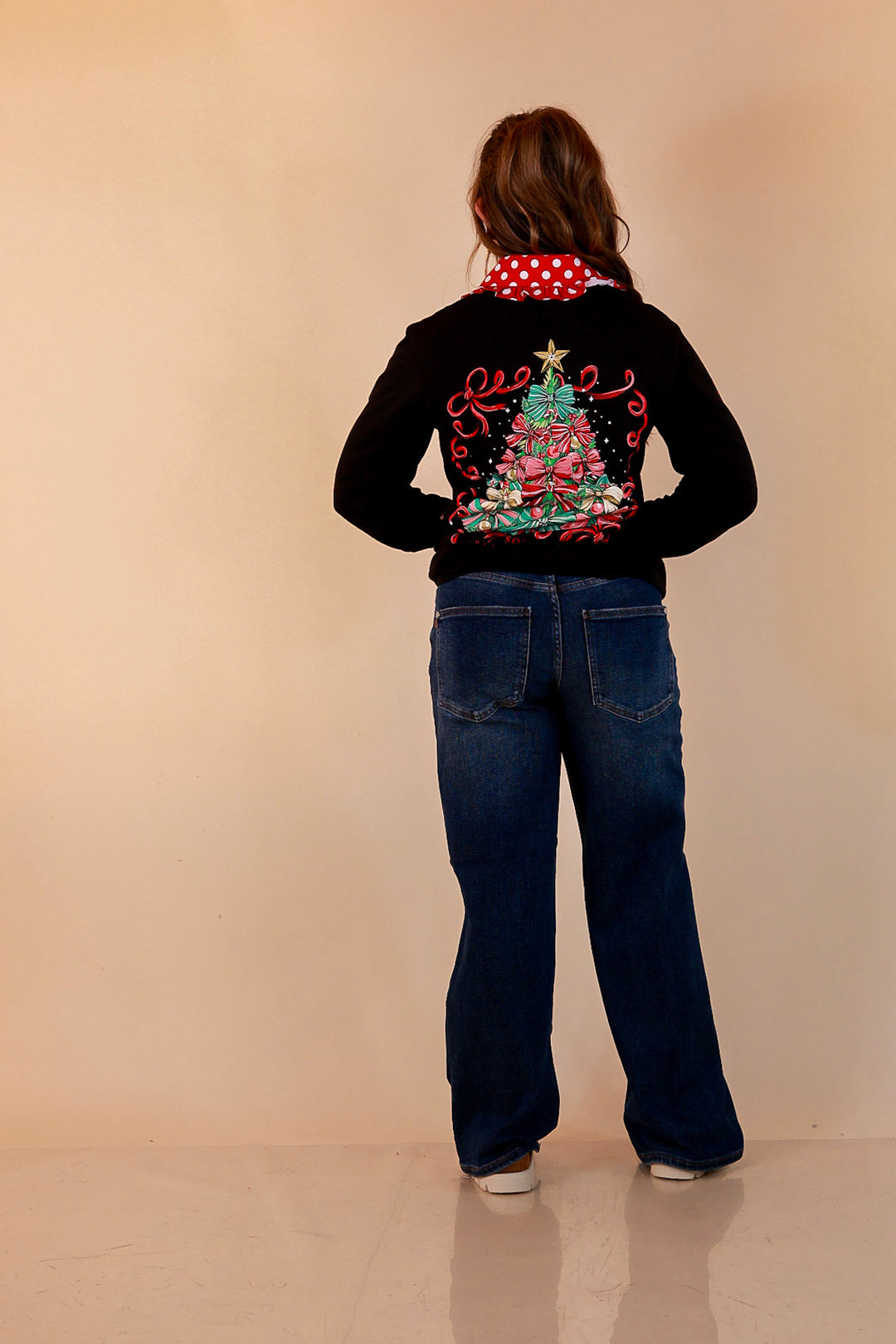 Trimmed to Perfection Bow Christmas Tree Tee in Black
