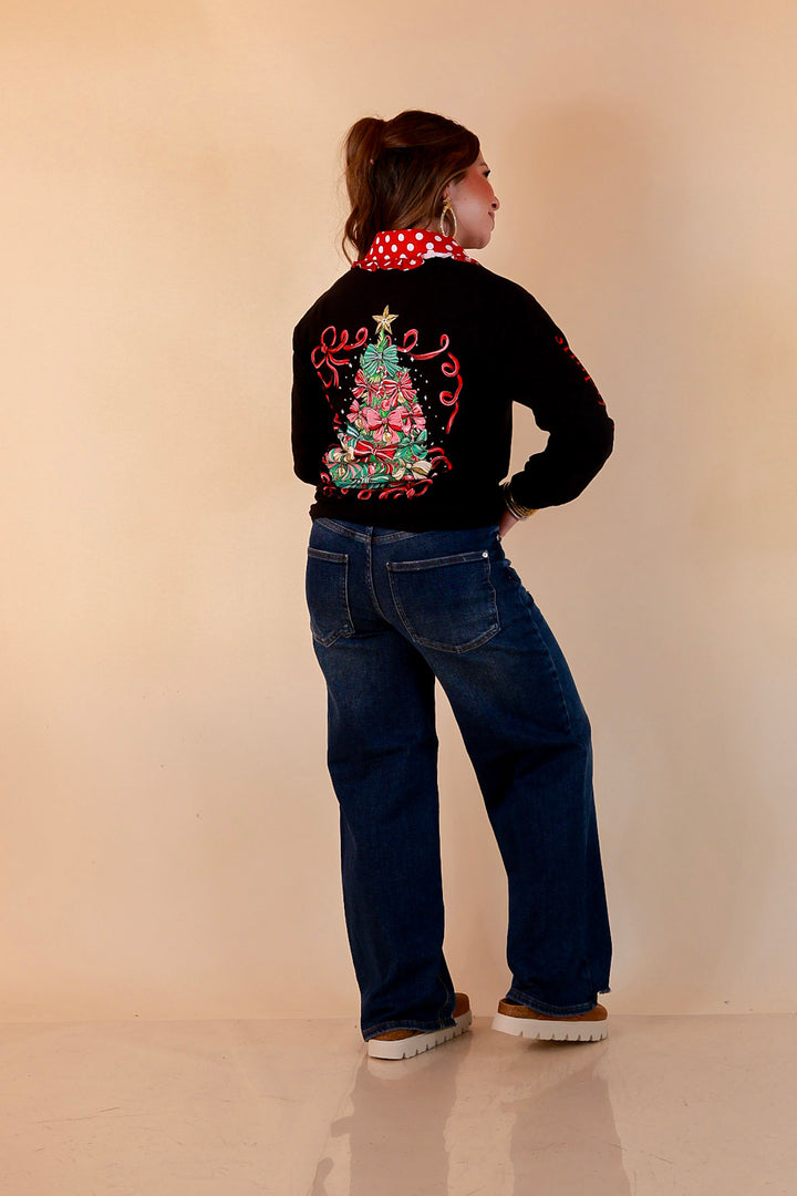 Trimmed to Perfection Bow Christmas Tree Tee in Black