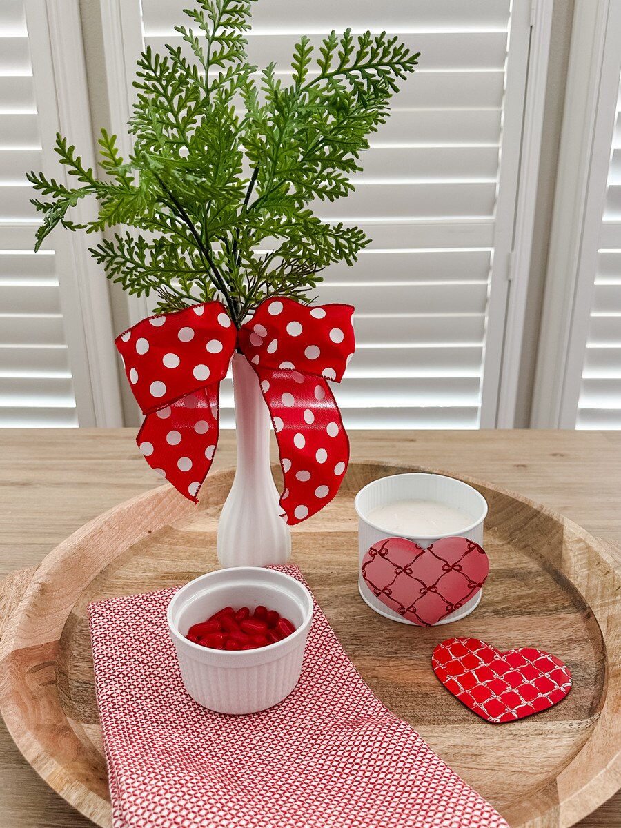 The Round Top Collection | Hearts with Bow Lattice Heart Magnet in Pink