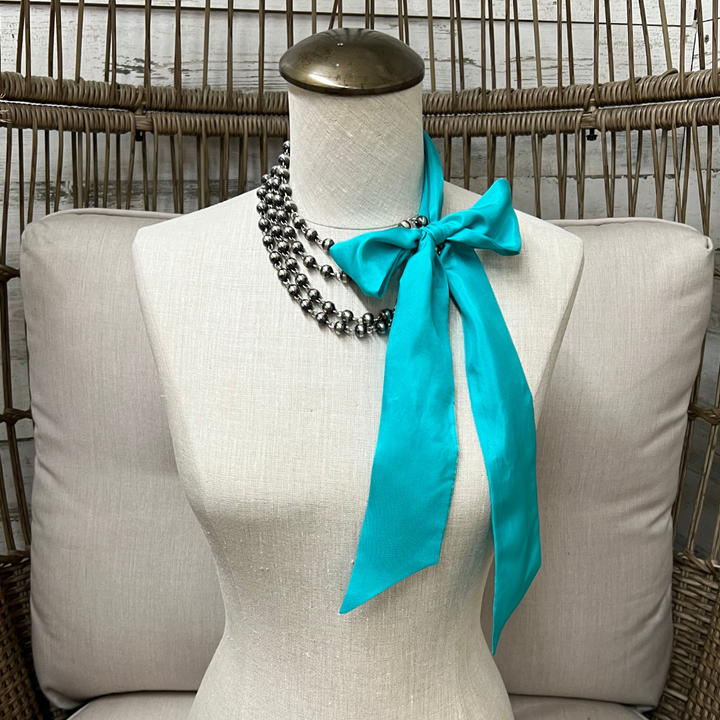 Wyoming Traders | Solid Silk Twilly Scarf in Emerald Green