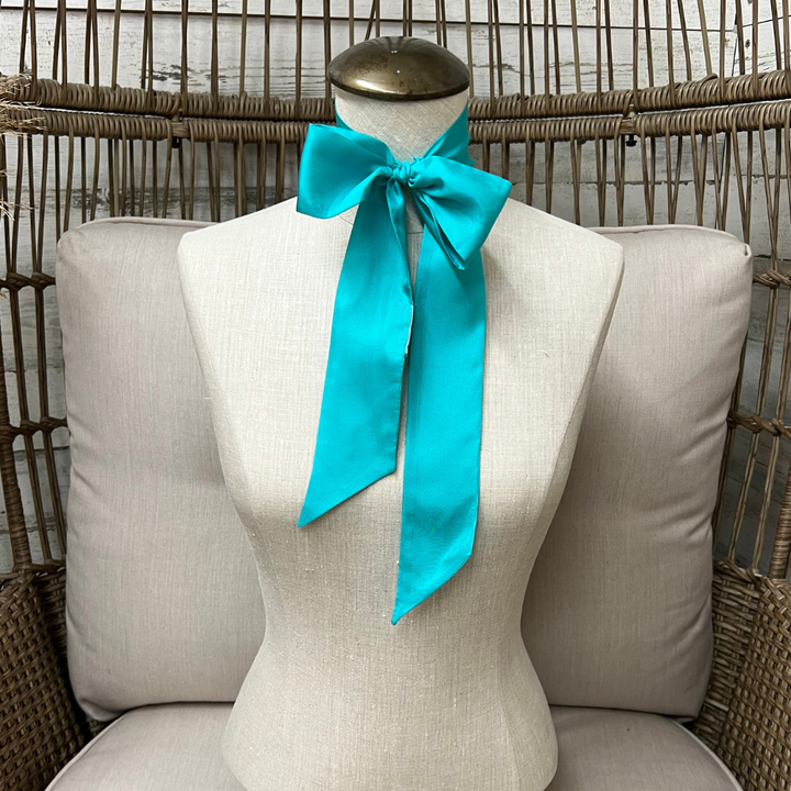 Wyoming Traders | Solid Silk Twilly Scarf in Emerald Green