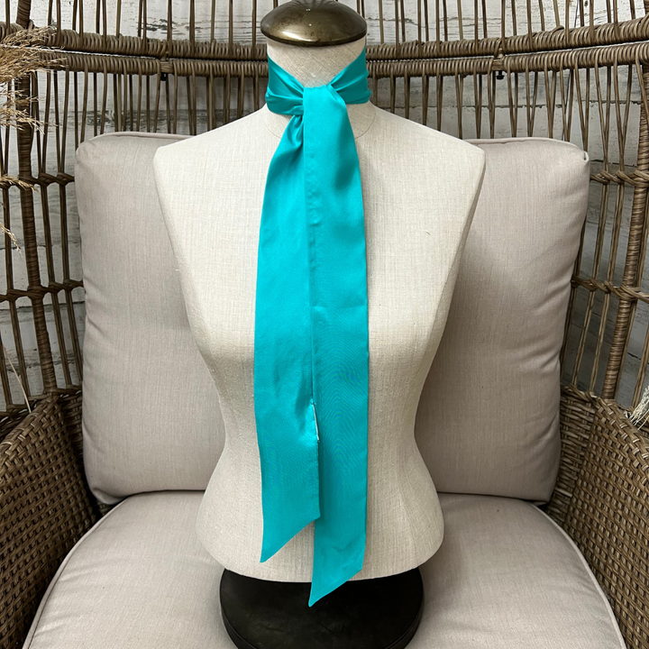 Wyoming Traders | Solid Silk Twilly Scarf in Emerald Green