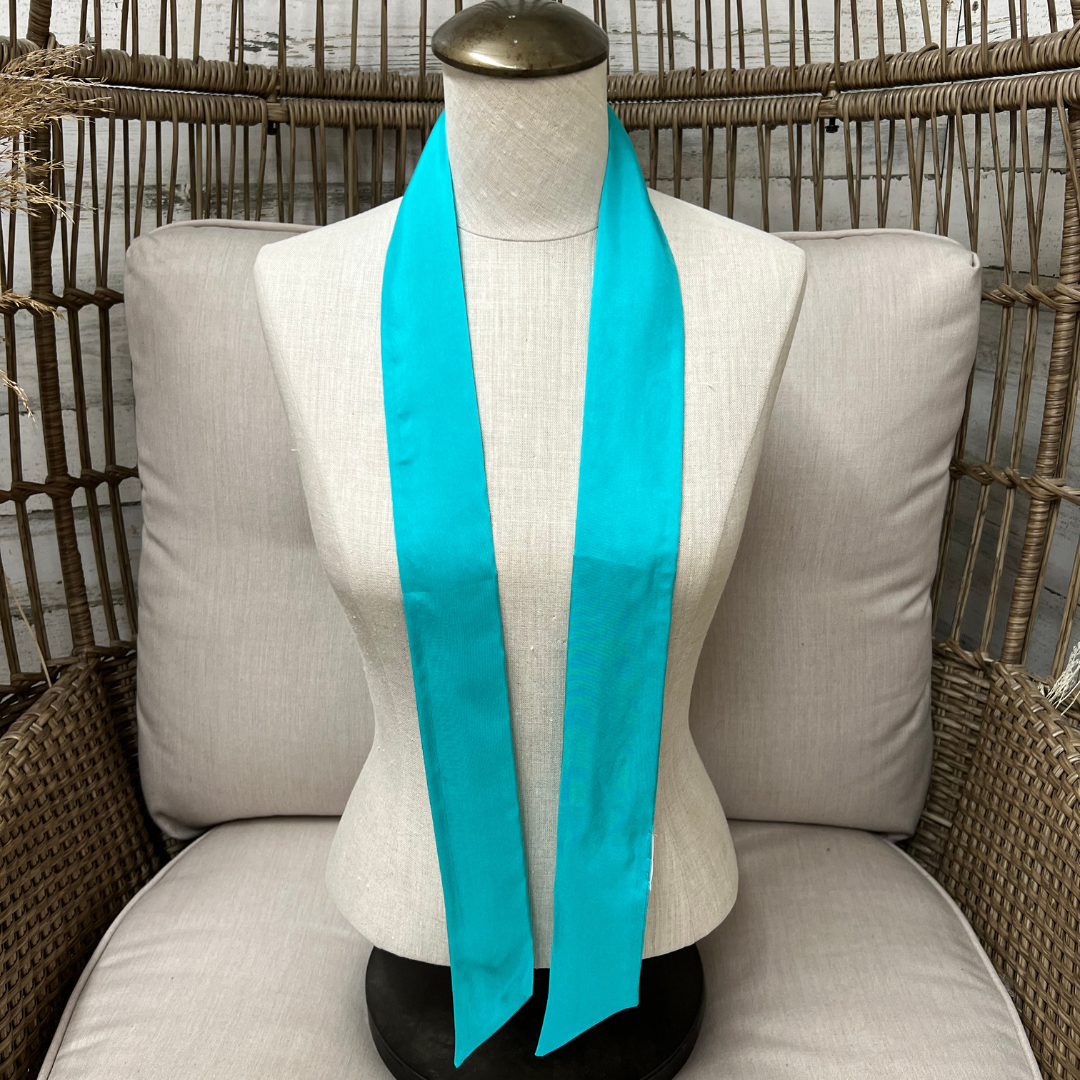 Wyoming Traders | Solid Silk Twilly Scarf in Emerald Green