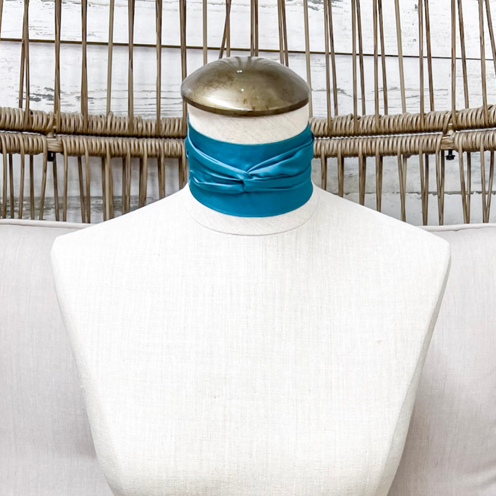 Wyoming Traders | Solid Silk Twilly Scarf in Teal