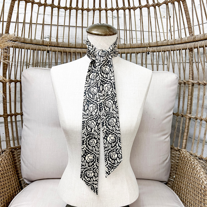 XOXO Art &amp; Co | Rose Trellis Print Reversible Twilly Scarf in Black and Ivory