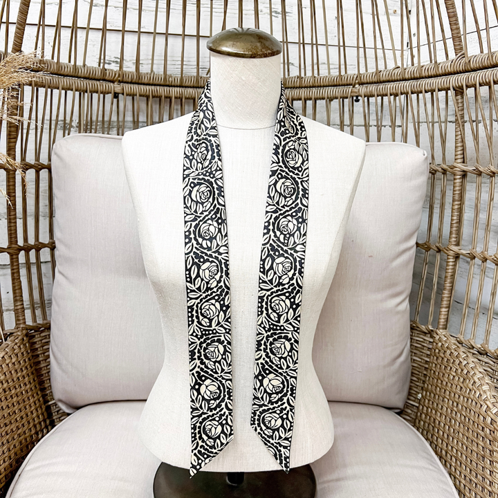 XOXO Art &amp; Co | Rose Trellis Print Reversible Twilly Scarf in Black and Ivory