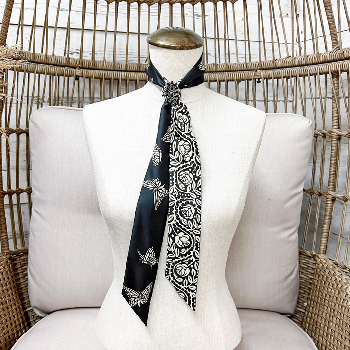 XOXO Art &amp; Co | Rose Trellis Print Reversible Twilly Scarf in Black and Ivory