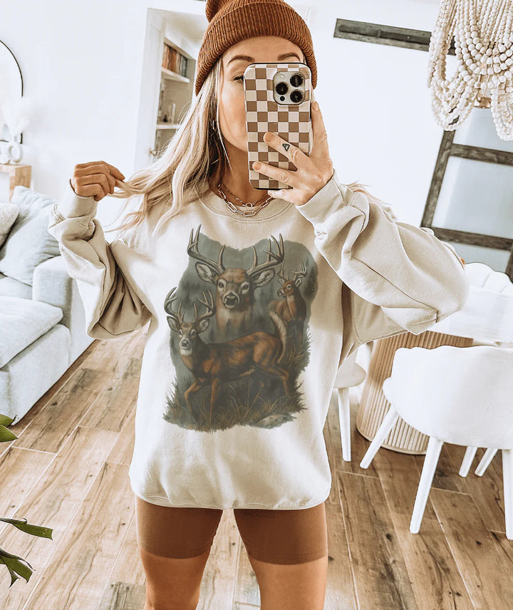 Online Exclusive | Vintage Deer Trio Scene Graphic on Sweatshirt - Cream or Grey