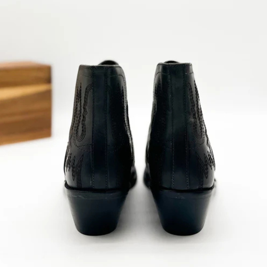 Online Exclusive | Kickin' Booties in Black