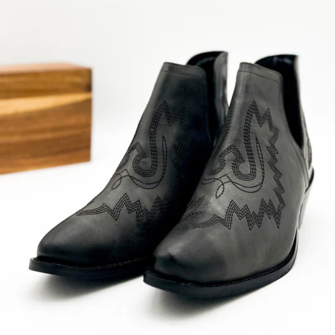 Online Exclusive | Kickin' Booties in Black