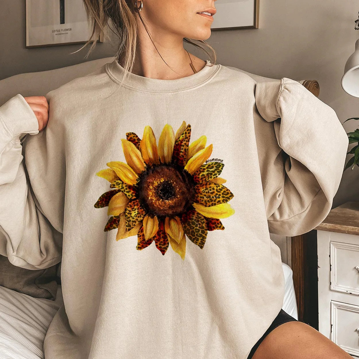 Online Exclusive | Leopard Sunflower Long Sleeve Graphic Sweatshirt in Cream - Giddy Up Glamour Boutique