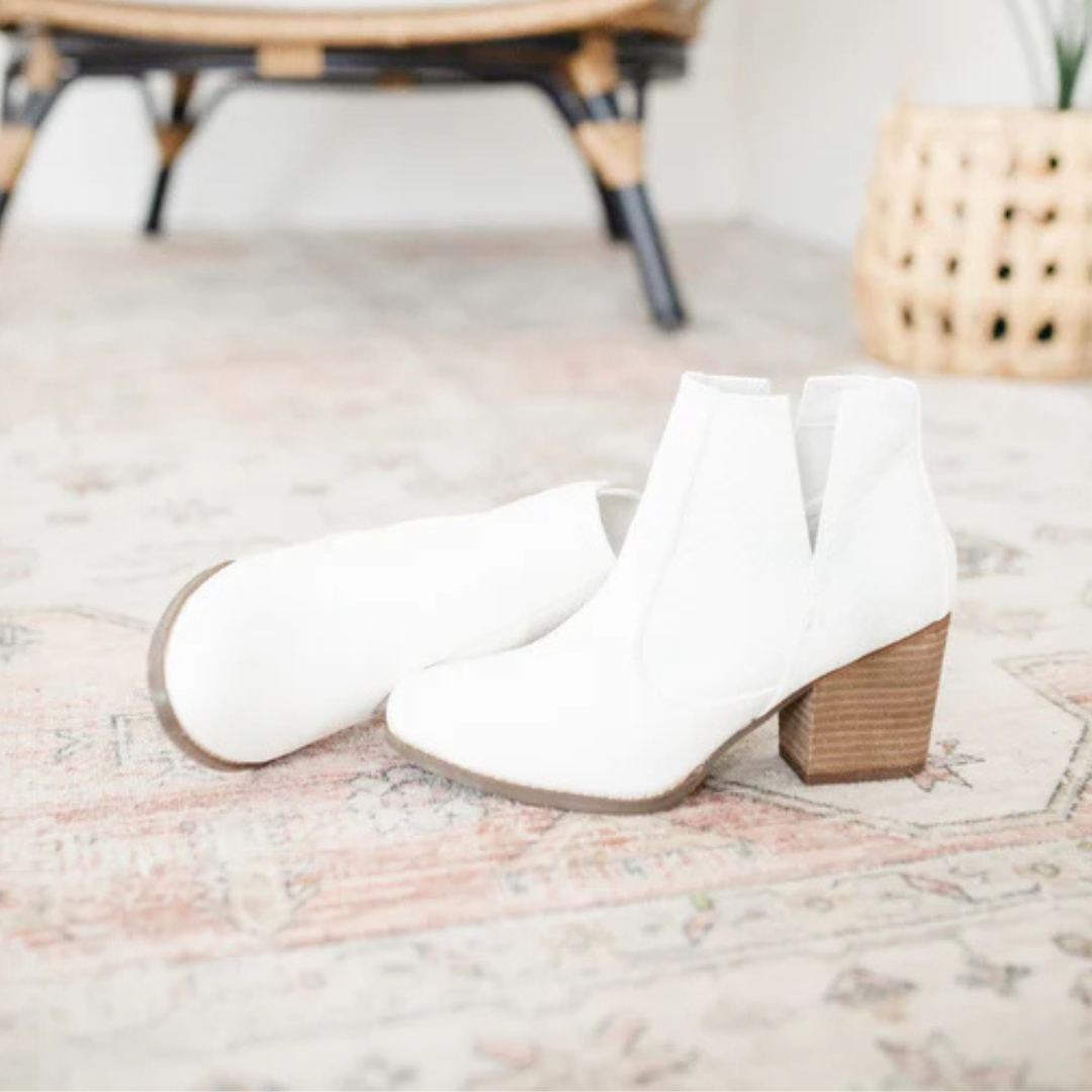 Online Exclusive | Tarim Textured Bootie in White