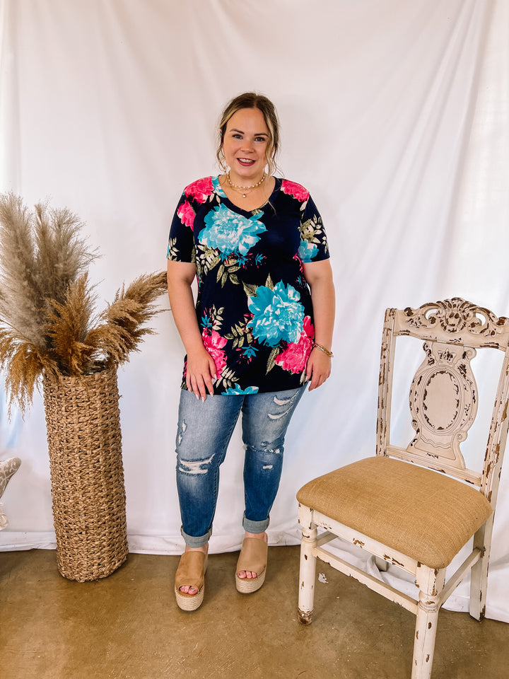 Last Chance Size Small & Med. | Keep Things Simple V Neck Large Floral Print Short Sleeve Tee Shirt in Navy Blue - Giddy Up Glamour Boutique