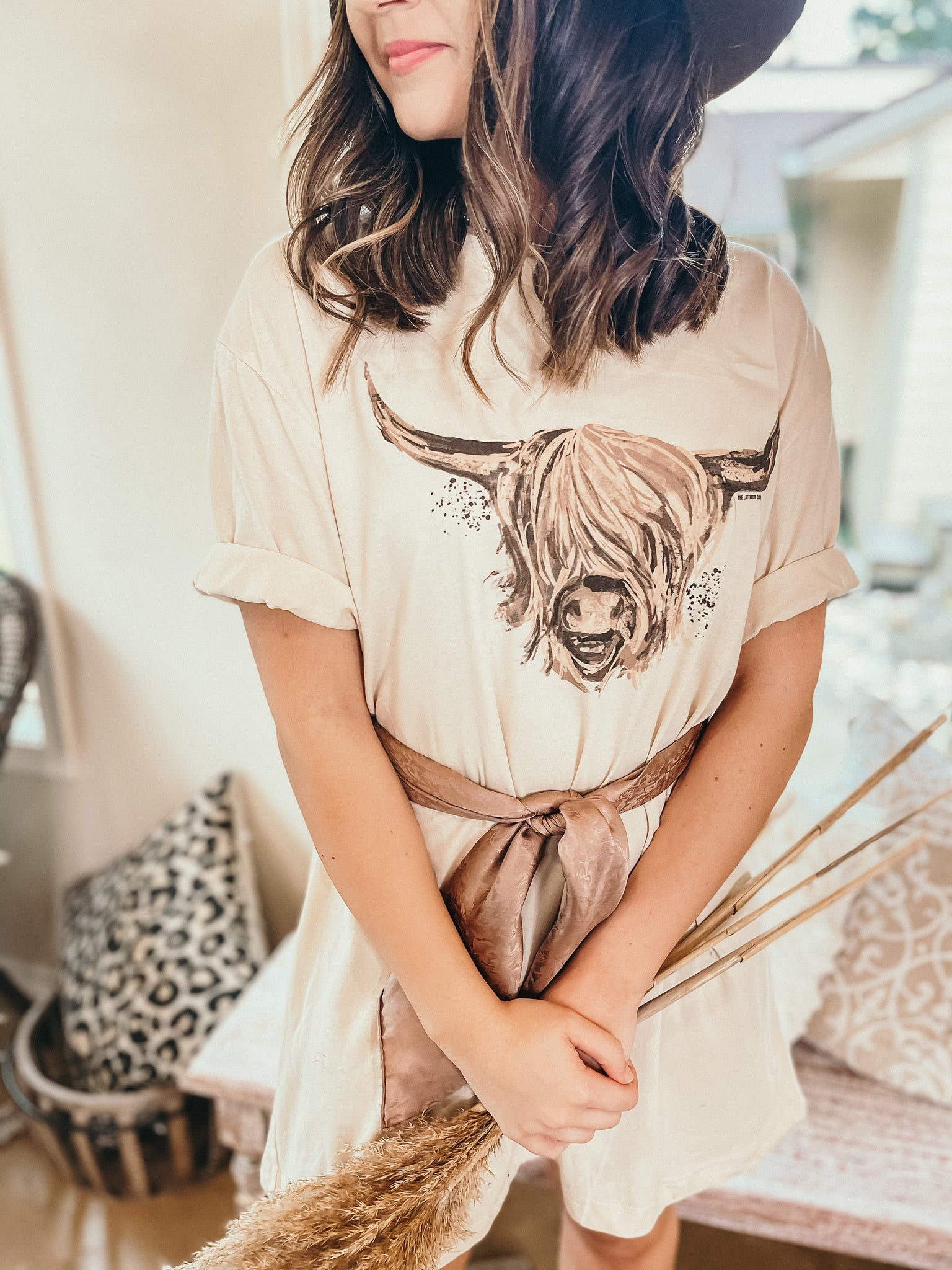 Online Exclusive | Highlander Cow Short Sleeve Graphic Tee in Cream - Giddy Up Glamour Boutique