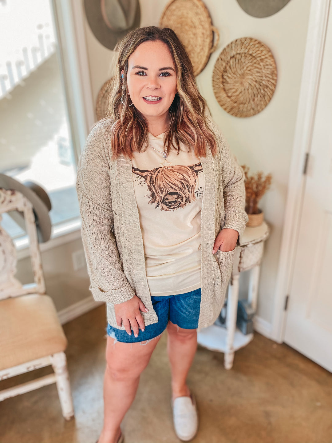 Online Exclusive | Highlander Cow Short Sleeve Graphic Tee in Cream - Giddy Up Glamour Boutique
