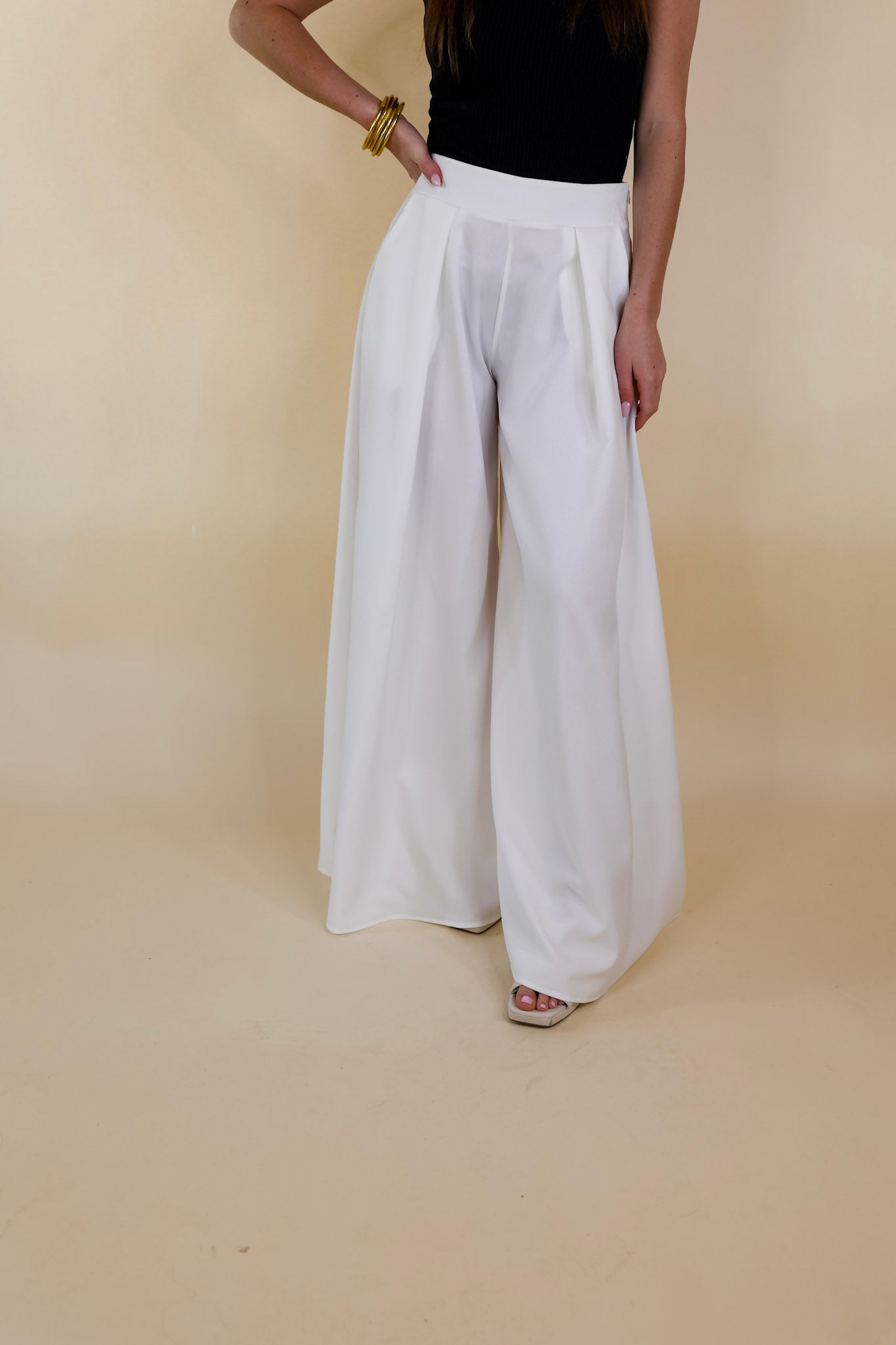Off White Pleated Wide Leg Pants fit and styling