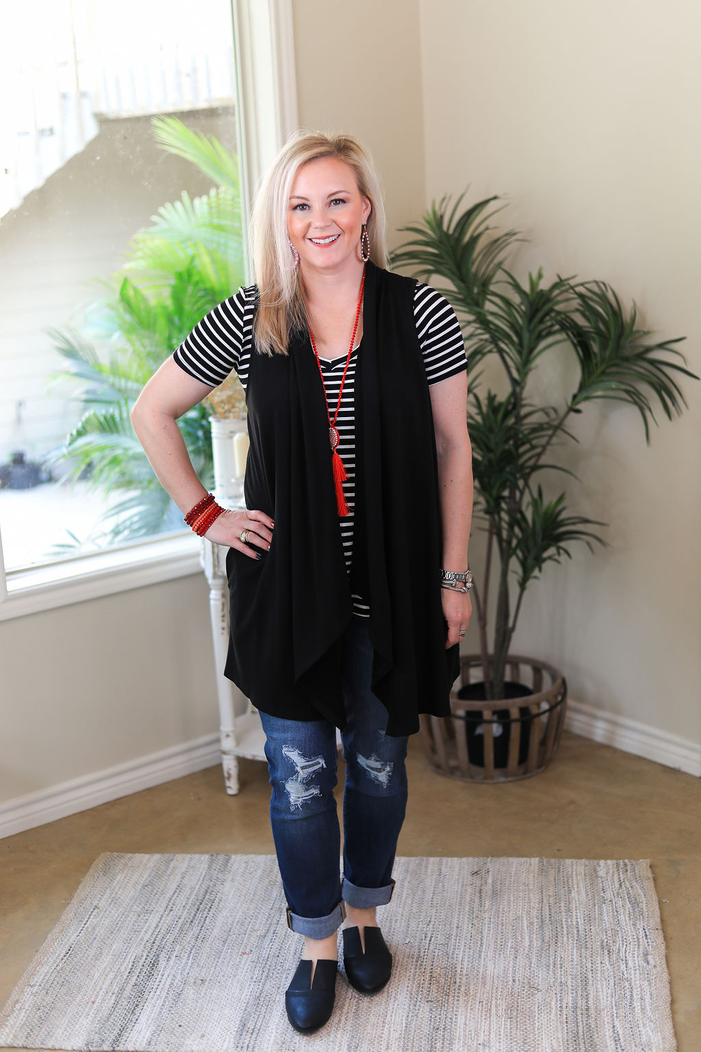 In Line With Style Solid Vest in Black - Giddy Up Glamour Boutique