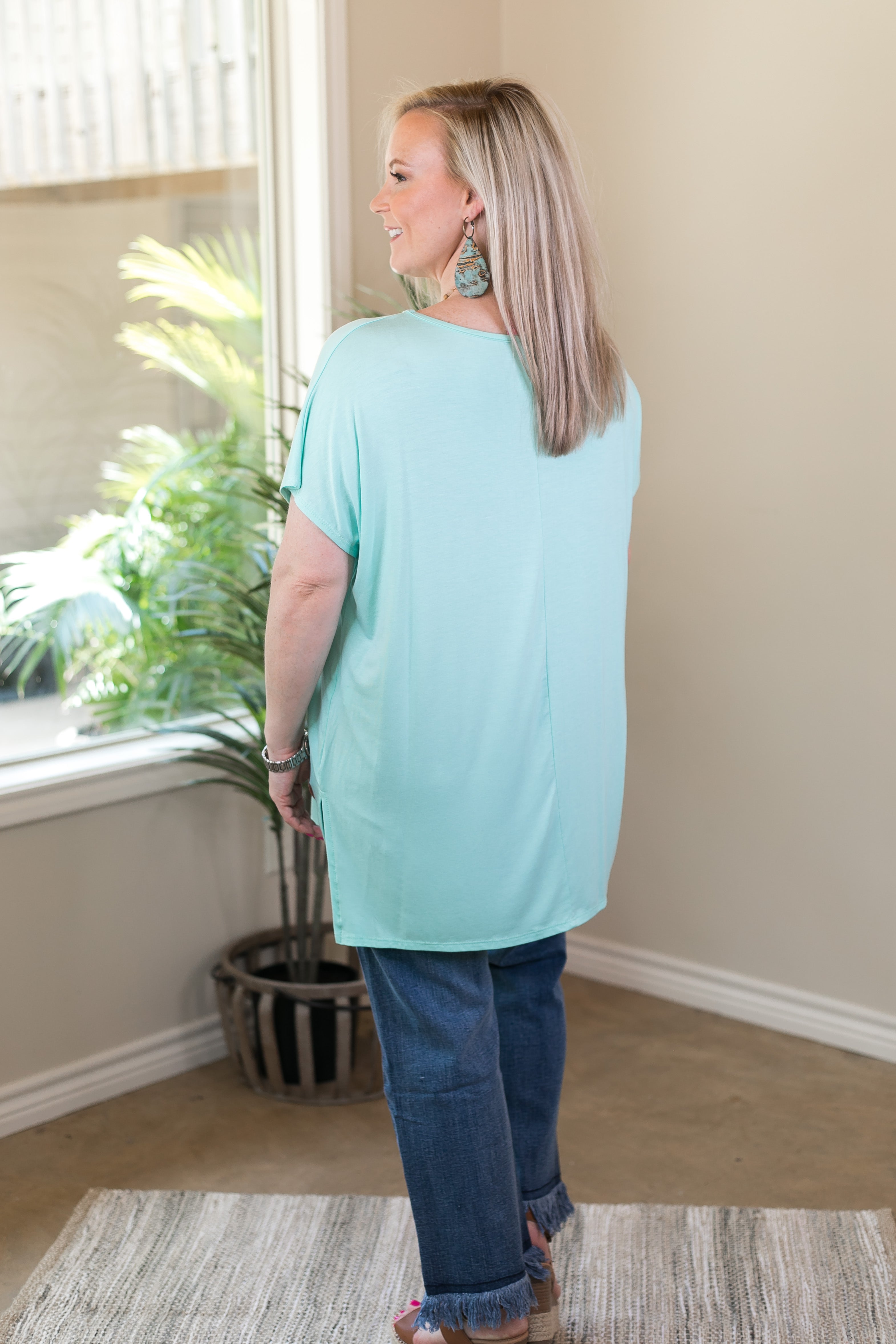 Last Chance Size S | Everyday Basics Drop Sleeve Solid Piko Top in Mint