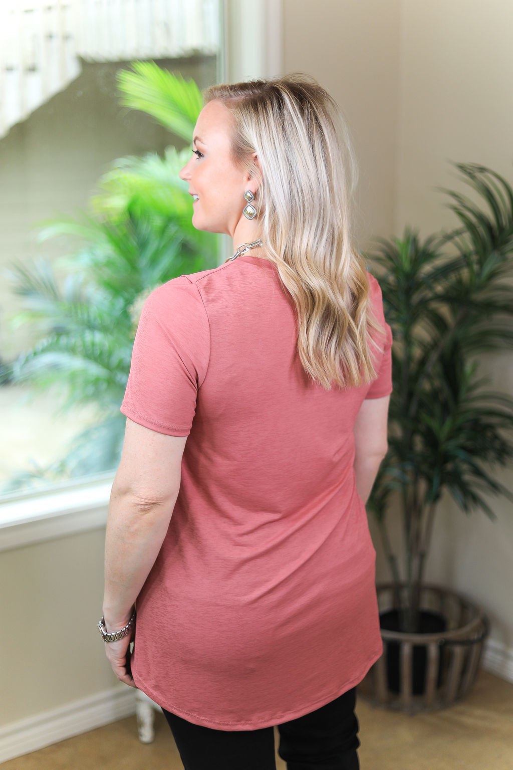 Last Chance Size Small | Just Right Solid Short Sleeve Pocket Tee in Mauve Pink