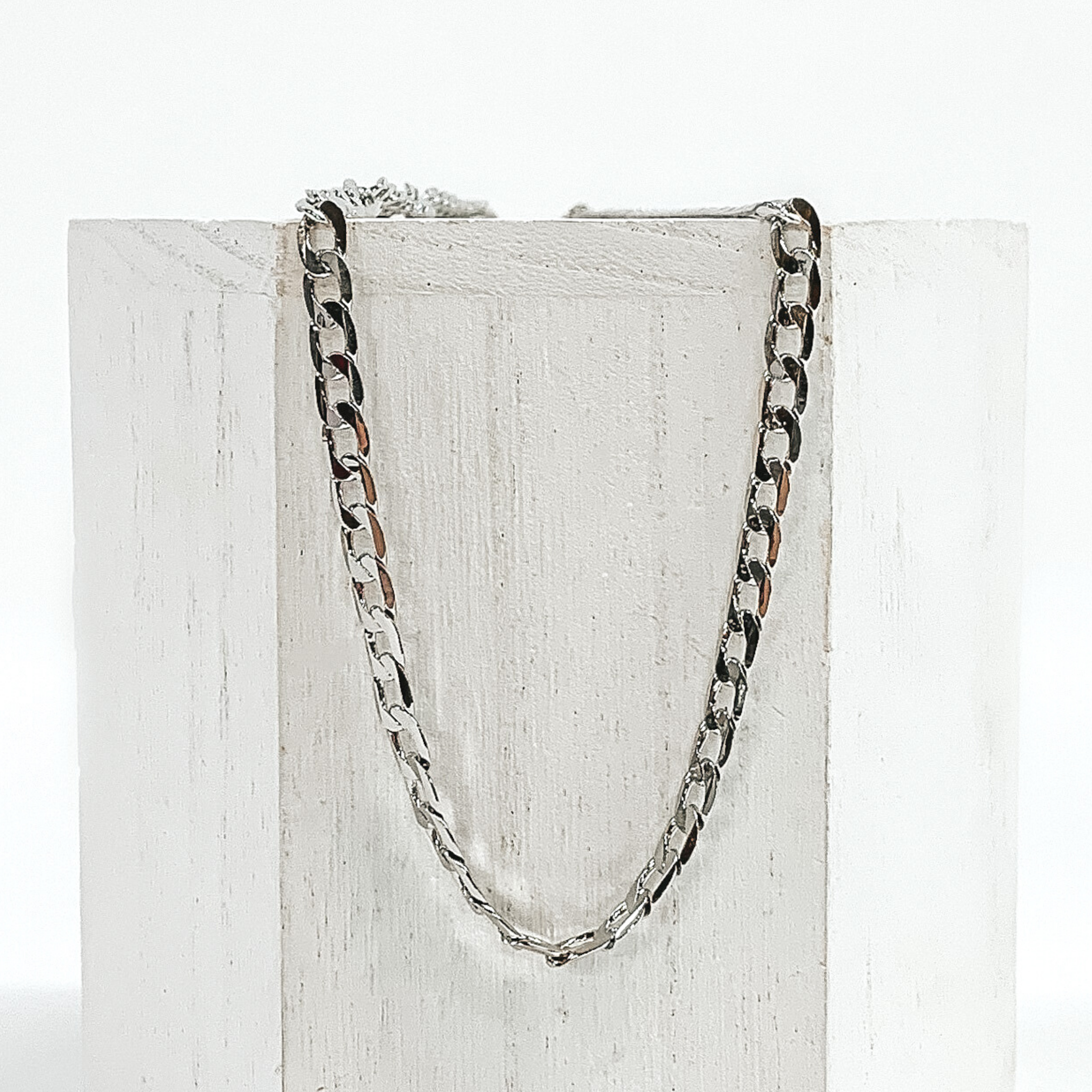 Weekend Livin' Chained Necklace in Silver - Giddy Up Glamour Boutique