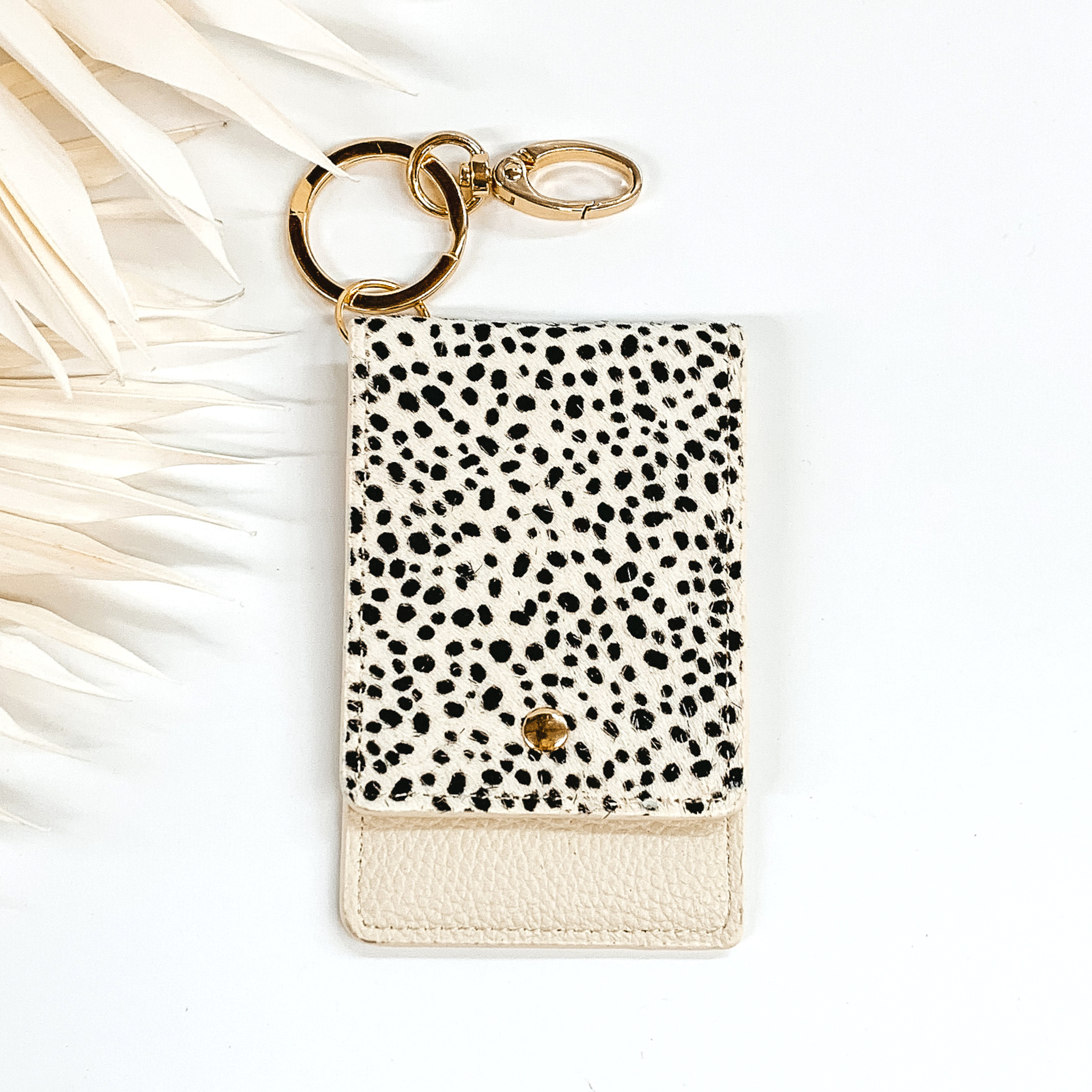 Subtle Luxuries Key Chain Dotted Print Wallet in Ivory - Giddy Up Glamour Boutique