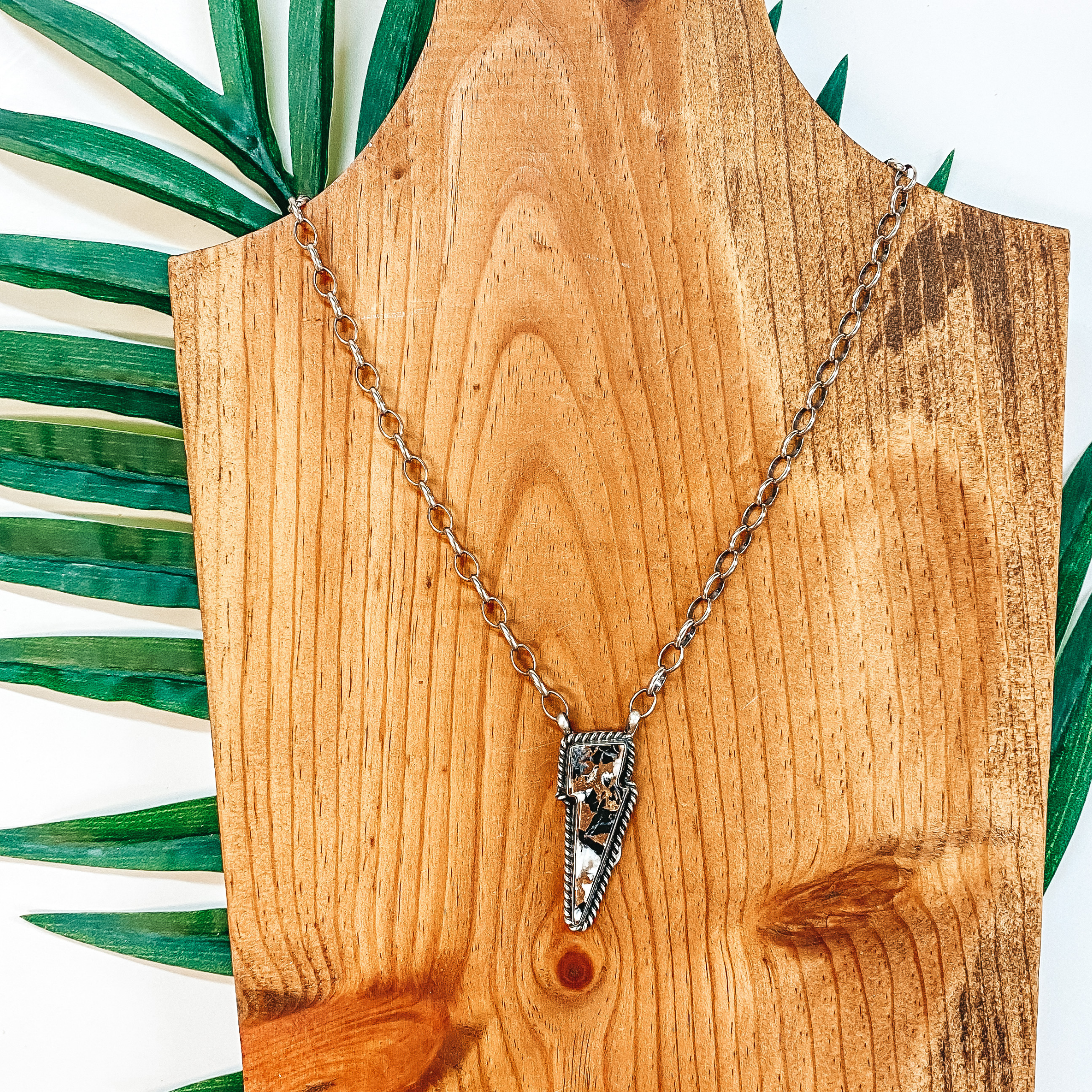Kendra Scott Bolt Pendant Necklace | Neiman Marcus