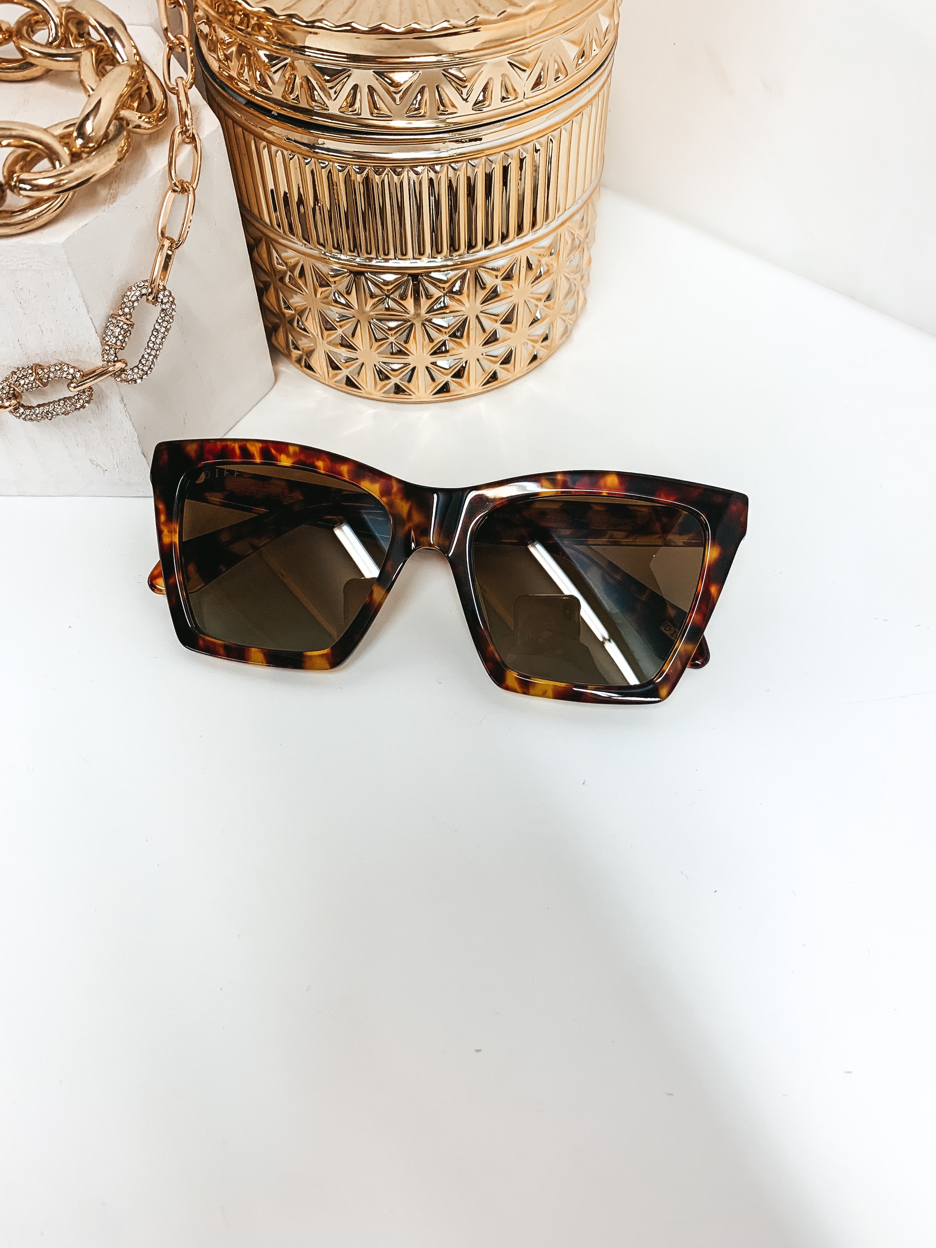 DIFF | Kenzie Polarized Brown Gradient Lens Sunglasses in Amber Tortoise - Giddy Up Glamour Boutique