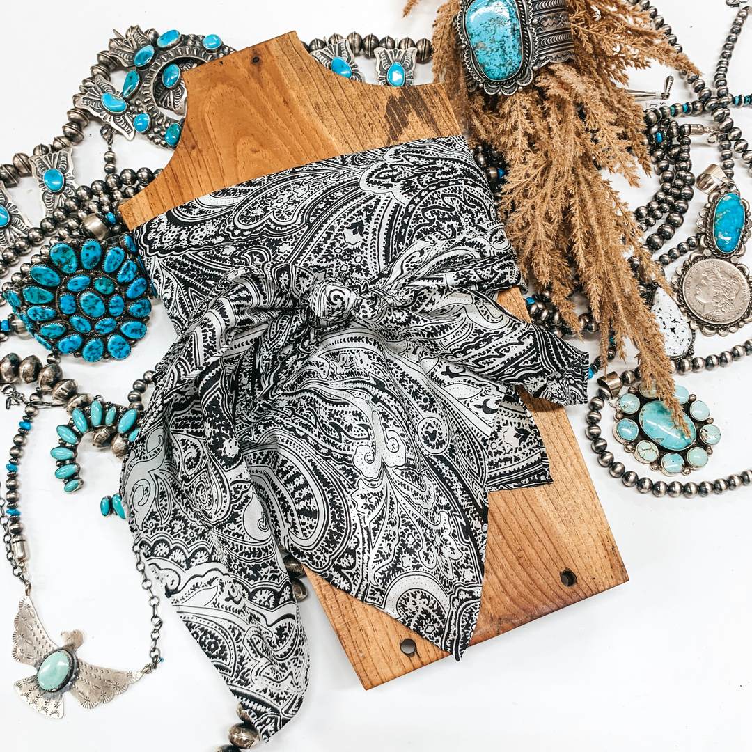 Calico Acanthus Wild Rag in Black and White - Giddy Up Glamour Boutique