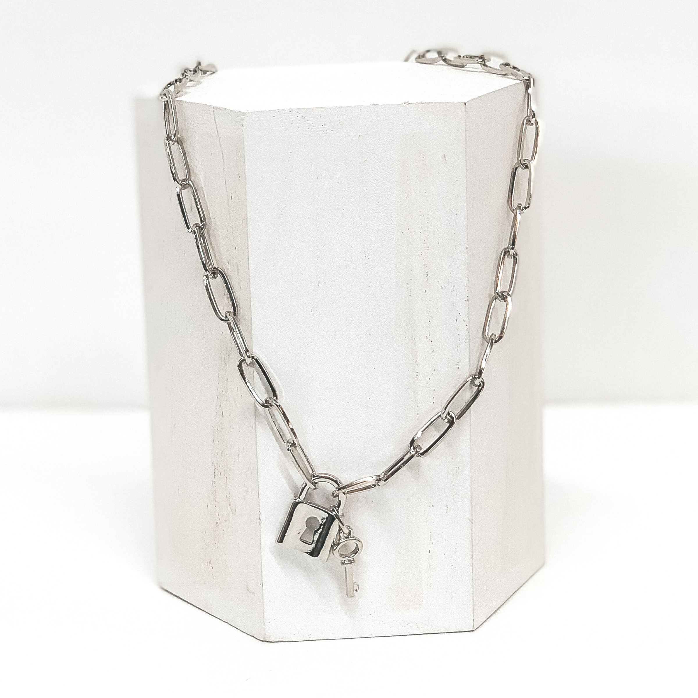 Oval Chain Link Necklace with Lock and Key Pendant in Silver - Giddy Up Glamour Boutique