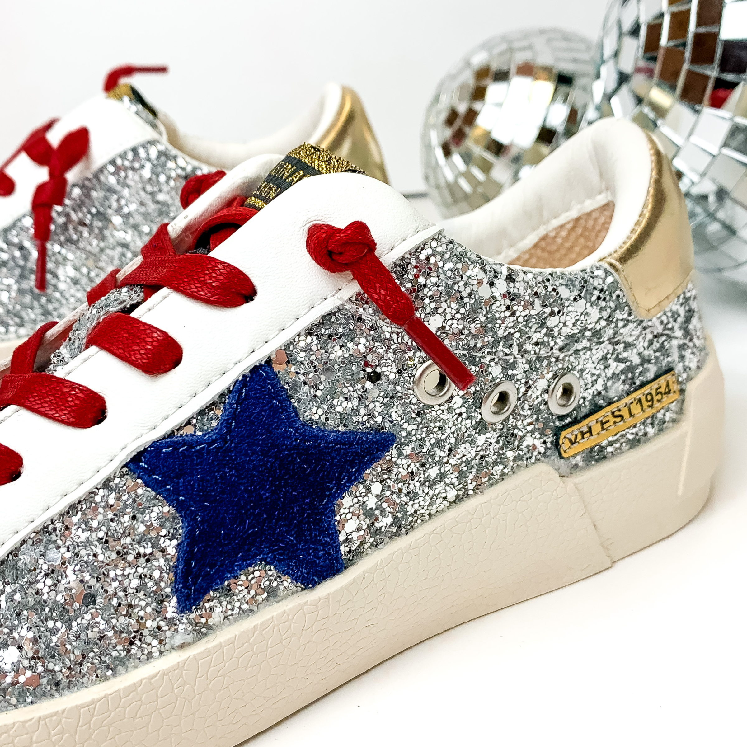 Women's Glitter Star Sneakers Shoes - Silver Multi, Size 8.5 by Venus