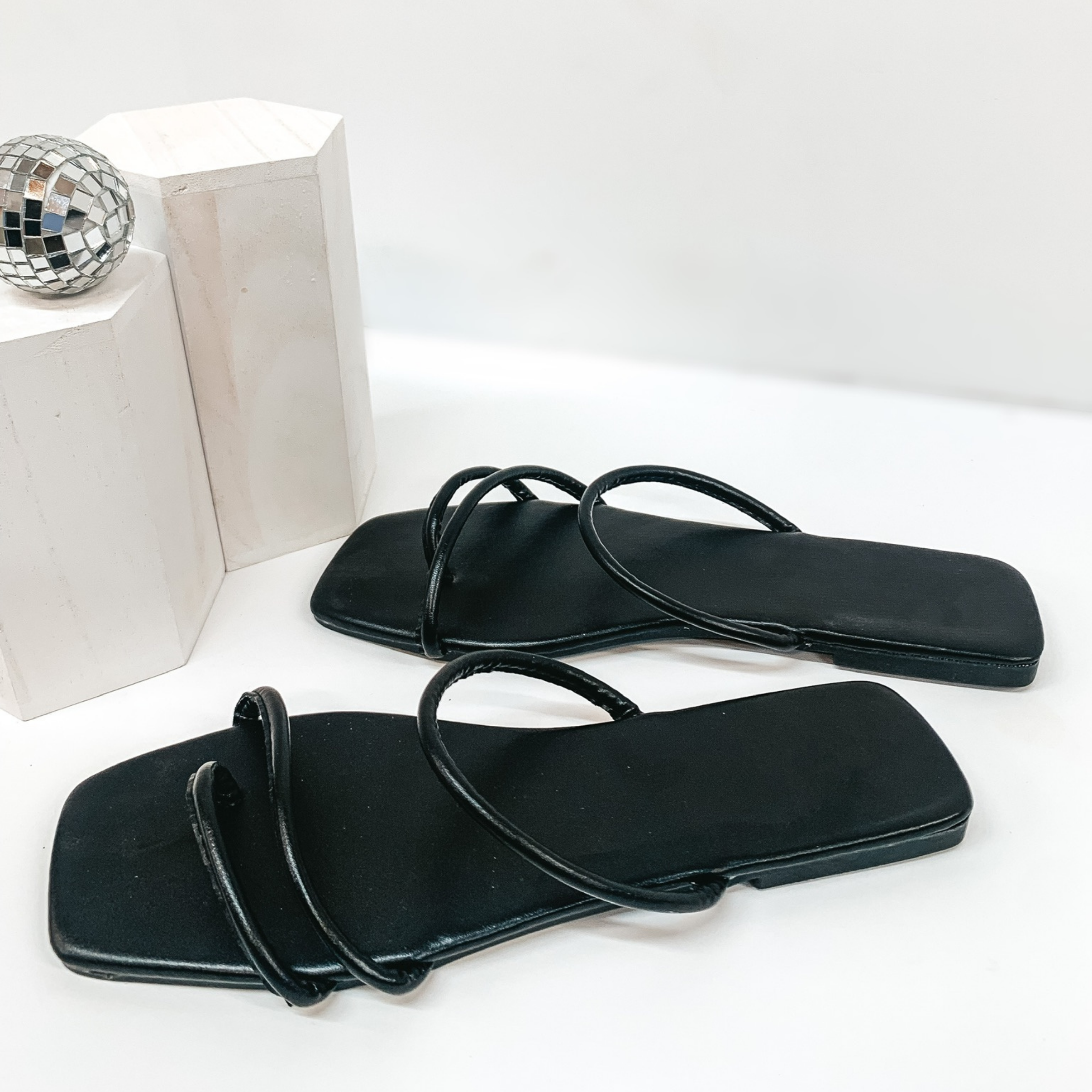 Flat square toe sandals 2025