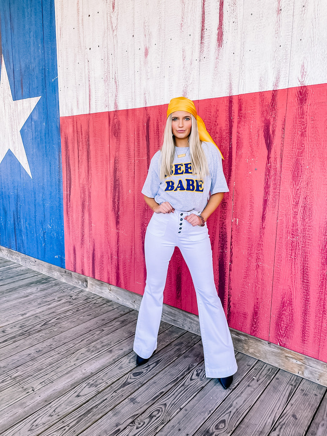 Beer Babe Short Sleeve Graphic Tee in Heather Grey - Giddy Up Glamour Boutique